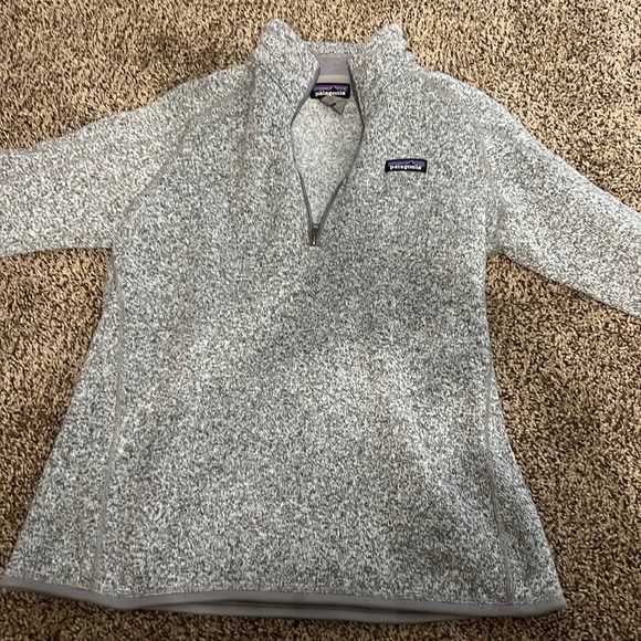 Patagonia Tops - Patagonia sweatshirt